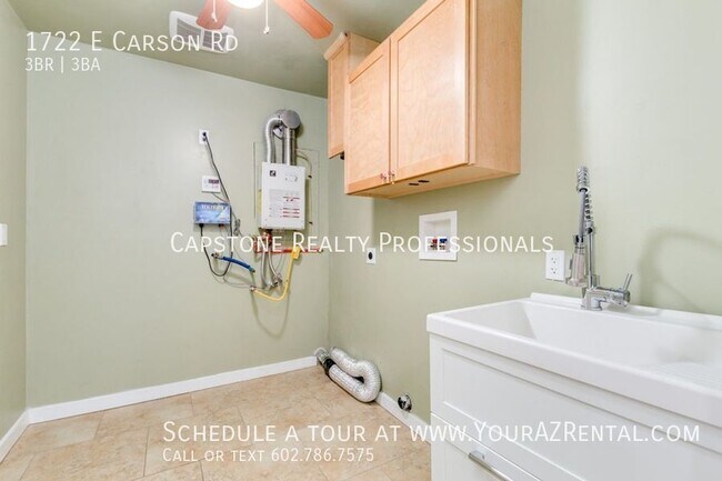 Building Photo - 1722 E Carson Rd