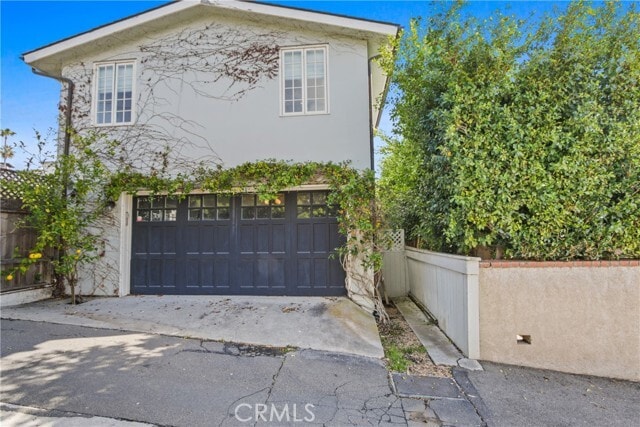 Building Photo - 464 Holly St