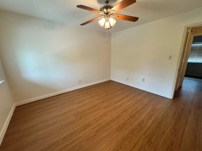 Building Photo - 3214 Crosscreek Dr