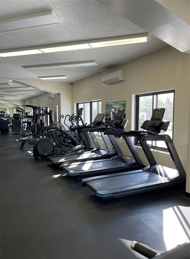 Building Photo - QShore