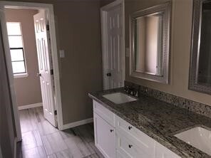 Building Photo - 592 River Plantation Dr