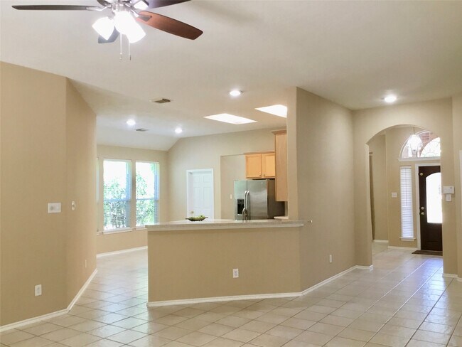 Building Photo - 14 Heron Hollow Ct