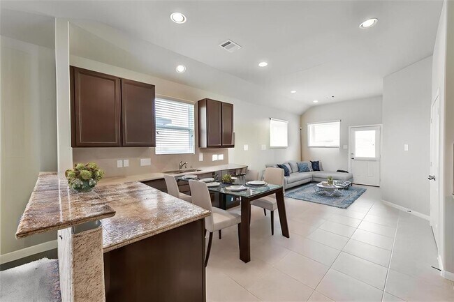 Building Photo - 3543 Paganini Pl