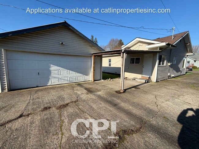 Building Photo - 2809 Fir St