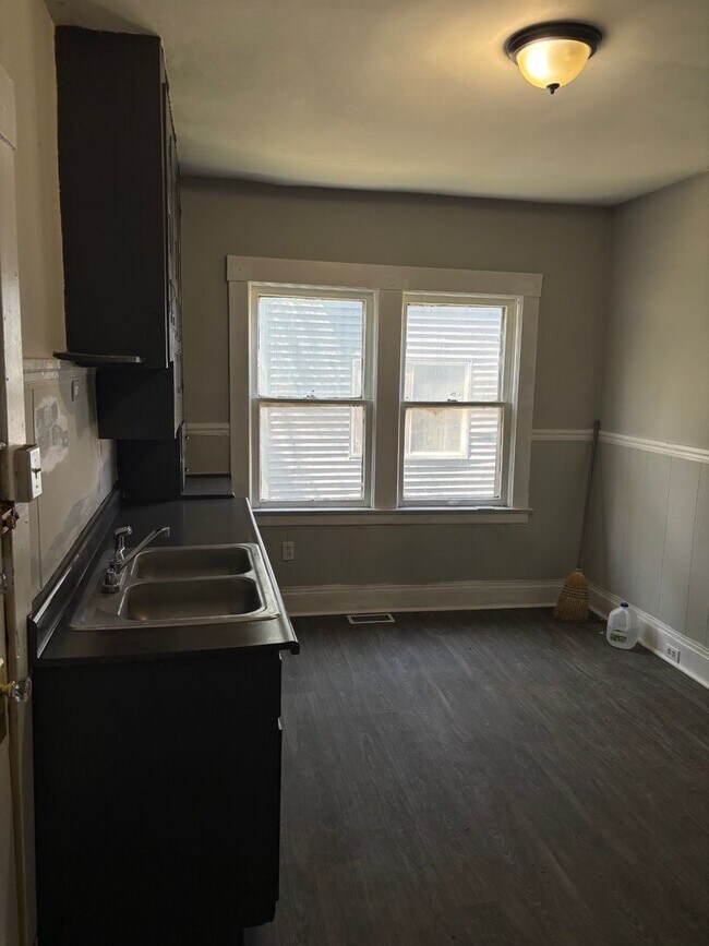 Building Photo - 1750 Alcoy Rd