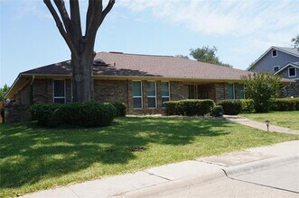 Building Photo - 2721 Timberleaf Dr