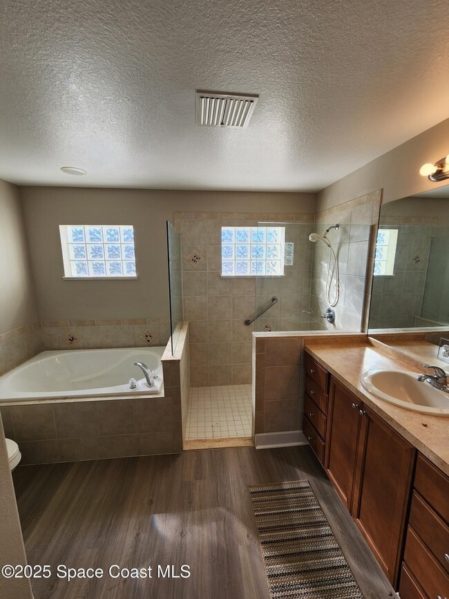 Building Photo - 1244 Lynne Dr