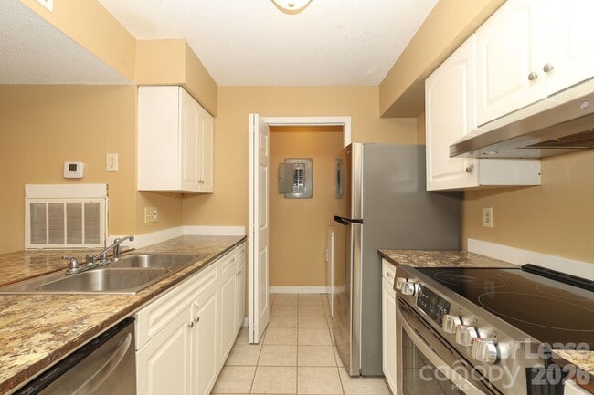 Building Photo - 11086 Harrowfield Rd