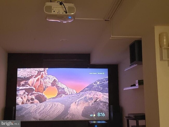 Building Photo - 323 W Boulder Dr