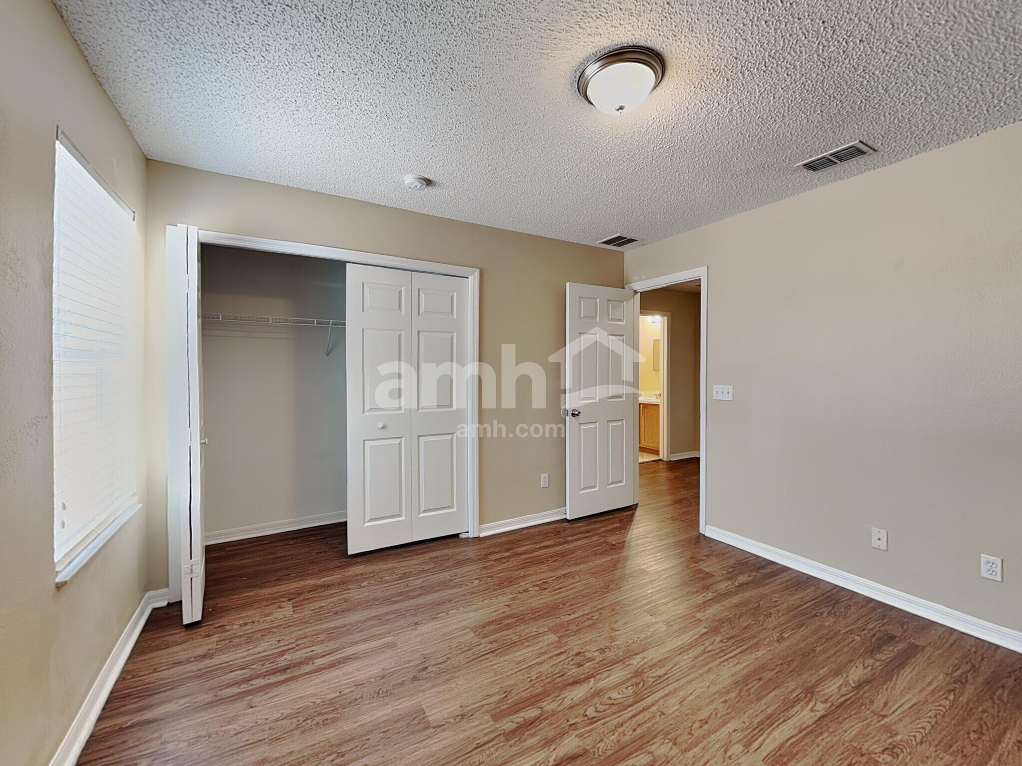 Building Photo - 1888 Vale Dr