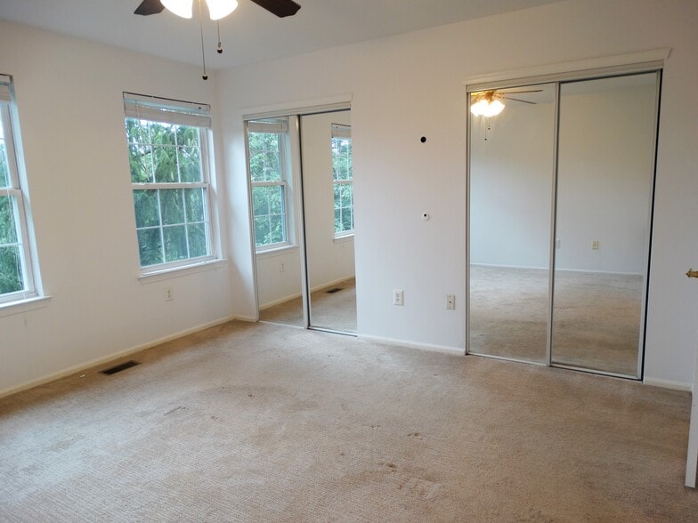 master bedroom - 2269 Nash Ct