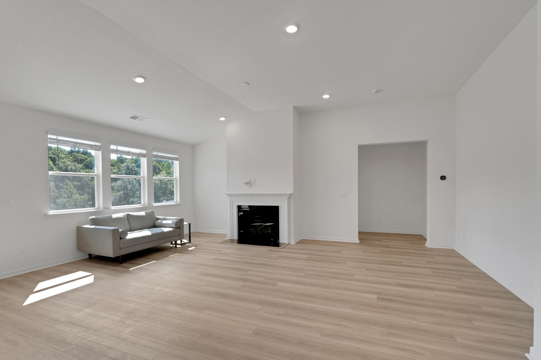 Building Photo - 12129 Rowan Hill Dr