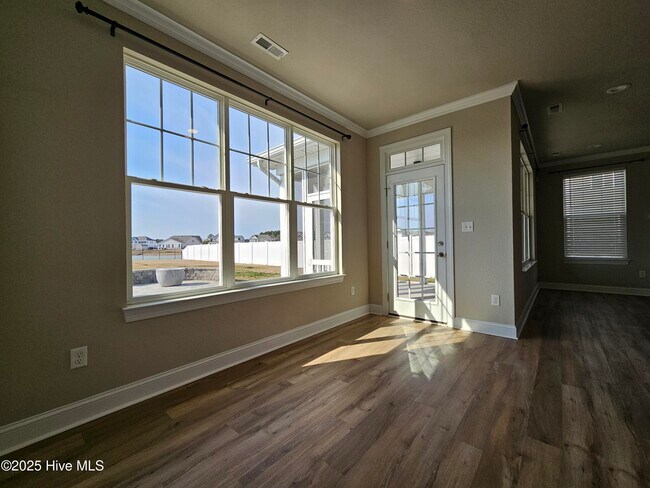 Building Photo - 204 Waterleigh Wy