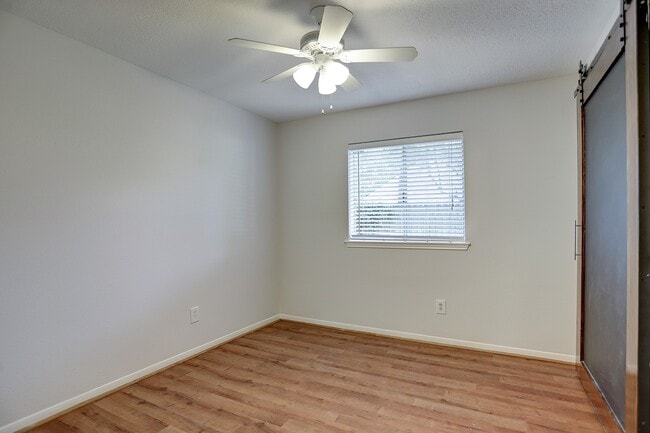 Building Photo - 179 Sandpebble Dr