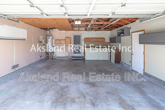 Building Photo - 883 El Capitan Ave