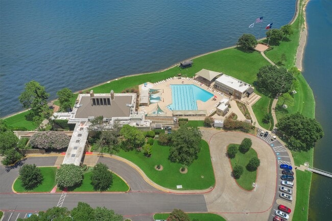 Building Photo - 3303 Woodchuck Rd