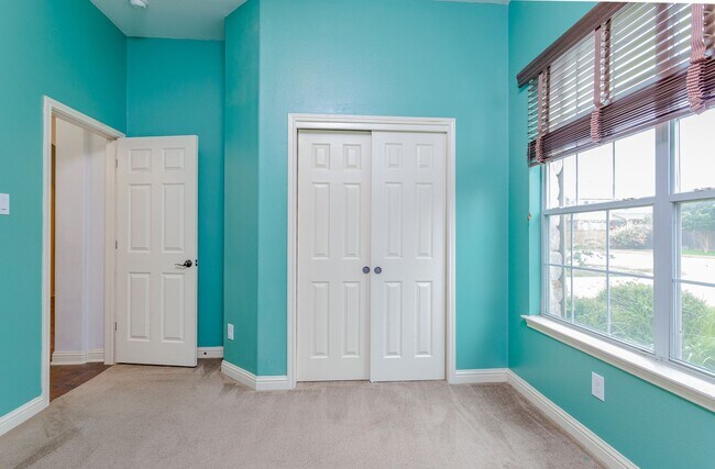 Building Photo - Your Ideal Home Awaits – 4BR, 3BA & More!