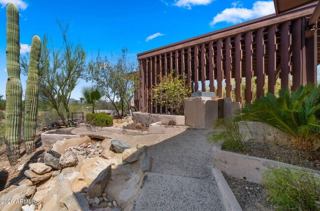 Building Photo - 6102 E Quartz Mountain Rd