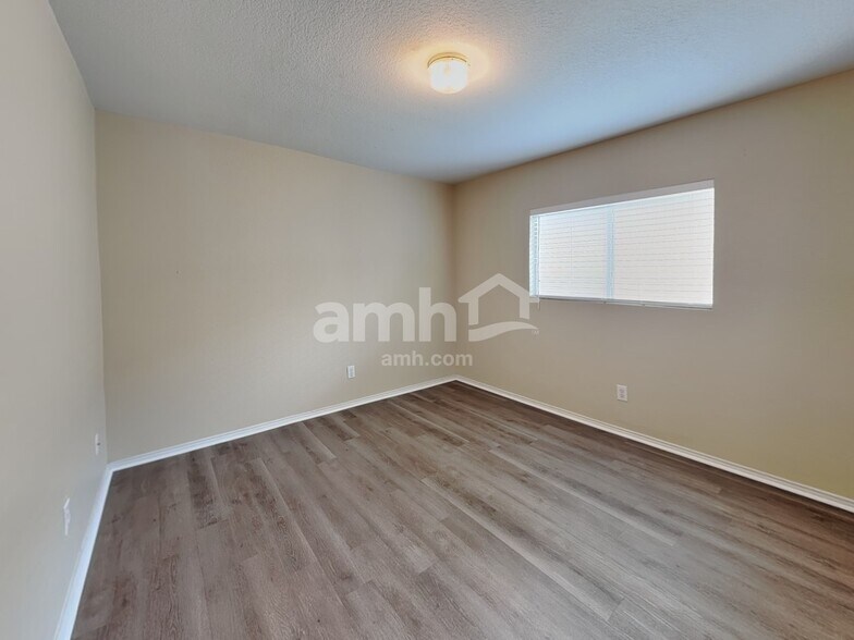 Building Photo - 806 Silverado Way