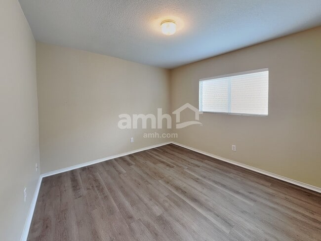 Building Photo - 806 Silverado Way