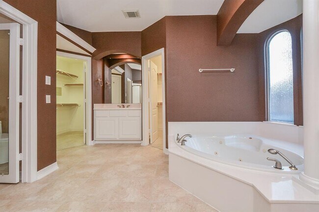 Building Photo - 5007 Barlow Bend Ln