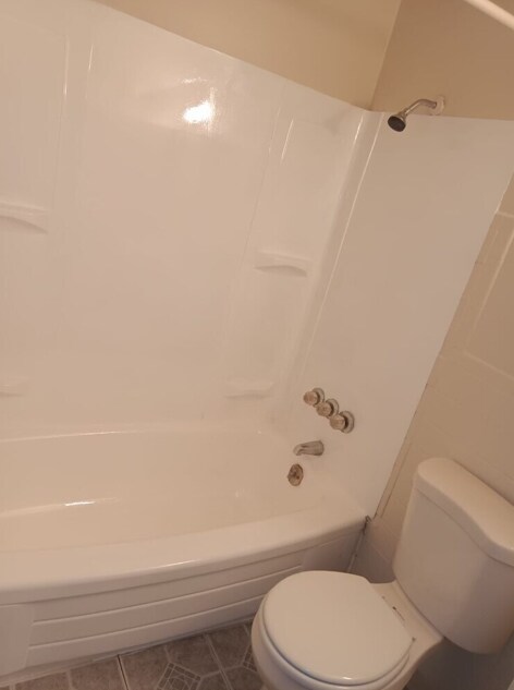 Building Photo - 5821 Stieren Dr