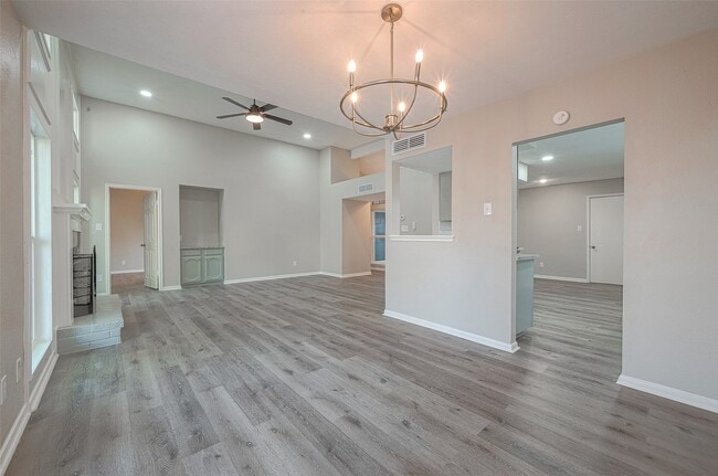 Building Photo - 15638 Schumann Ln