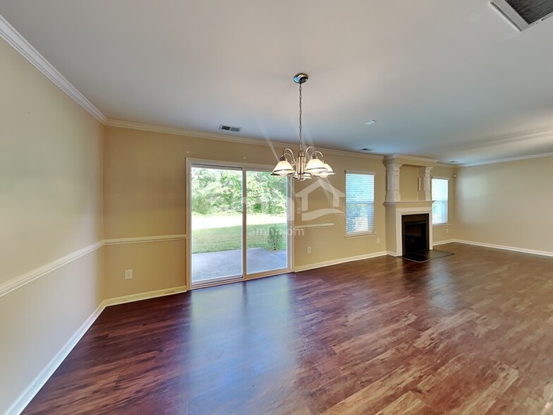 Building Photo - 371 Pulaski Dr SW