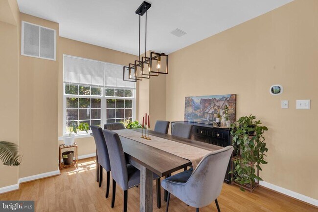 Building Photo - 6802 Dewars Way
