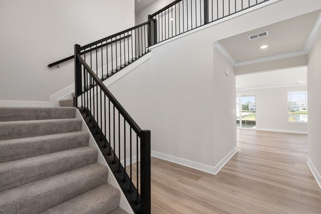 Building Photo - Beautiful new 4-bedroom, 3.5 bath property...