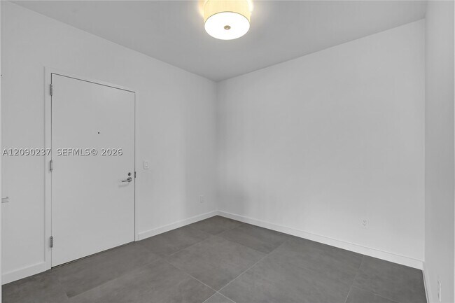 Building Photo - 501 NE 31st St