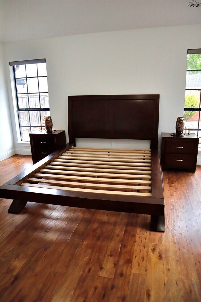 Building Photo - 19 Pilot Point Dr