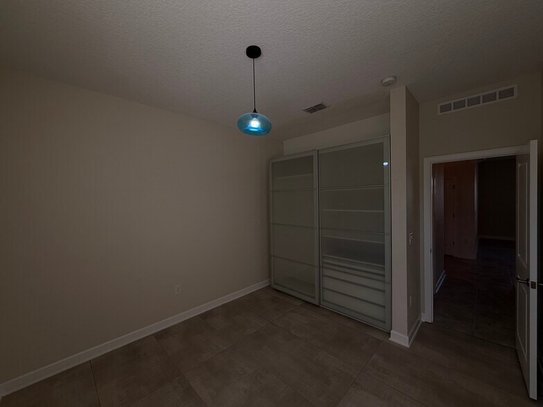 Building Photo - 4452 Seven Canyons Dr