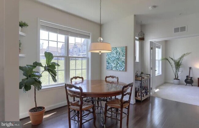 Building Photo - 670 Whitetail Dr