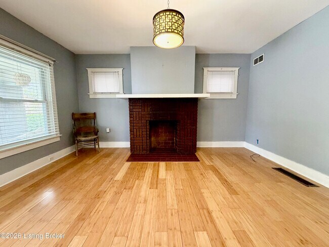 Building Photo - 1202 E Breckinridge St