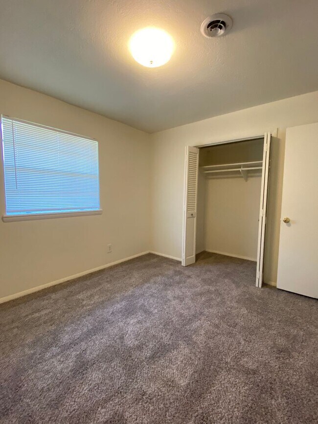 Building Photo - 4723 S Granite Pl