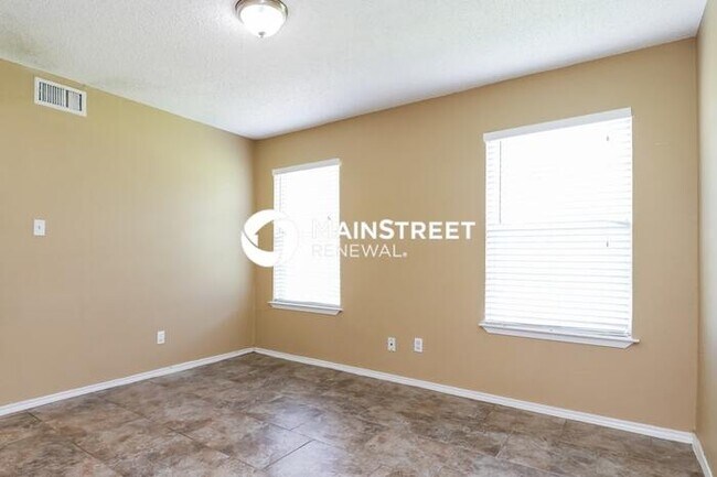 Building Photo - 3 Bedroom Pet-Friendly Home in Grand Prair...