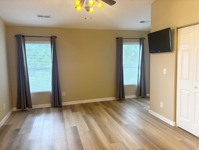 Building Photo - 112 Olde Towne Way