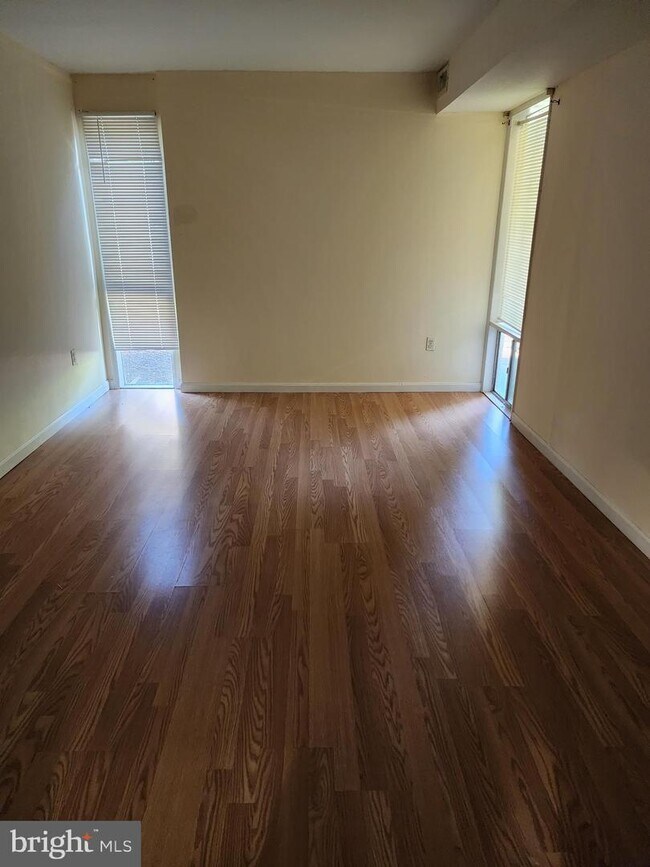 Building Photo - 7155 Donnell Pl