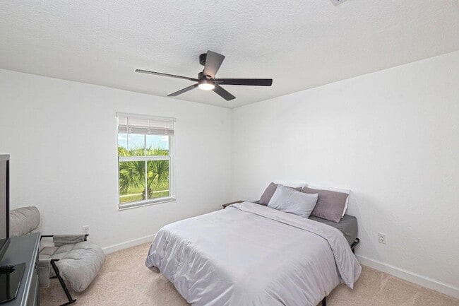 Building Photo - 12686 NW Copper Creek Dr