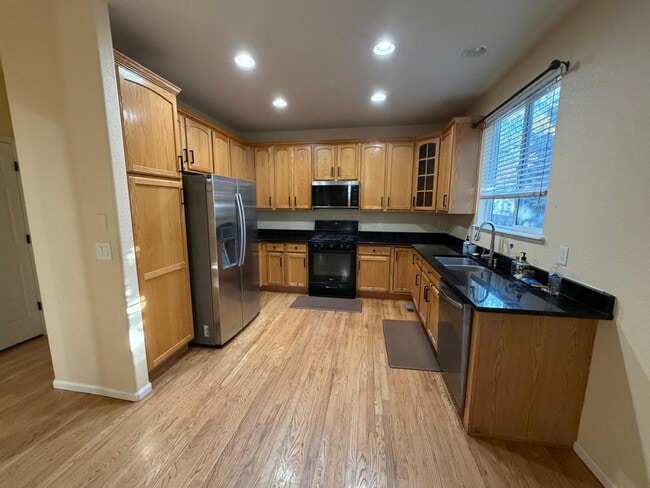 Building Photo - 10771 Mountshire Cir