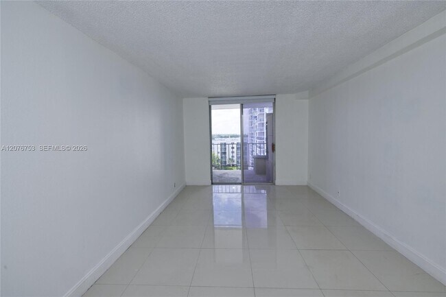 Building Photo - 2903 N Miami Beach Blvd