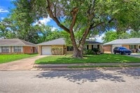 Building Photo - 5206 De Lange Ln