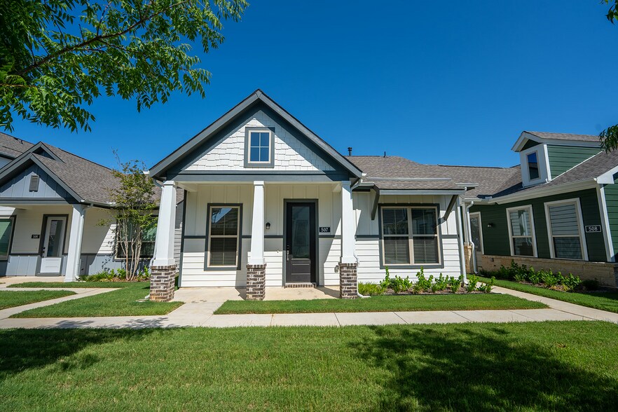 Mission Town Square 760 W Bedford Euless Rd Hurst TX 76053