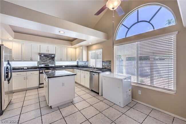 Building Photo - 10035 S Daybreak Dew Ct