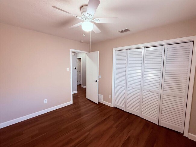 Building Photo - 12314 Thompkins Dr