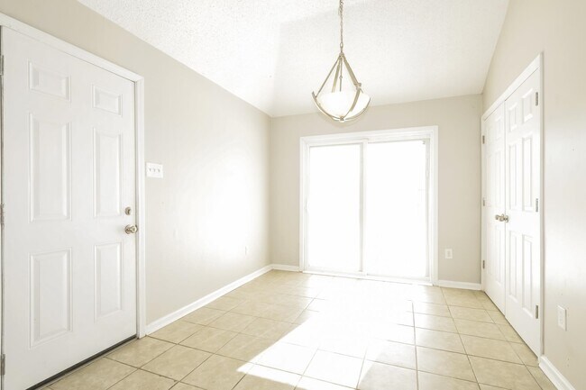 Building Photo - 4427 Pecan Creek Cir N