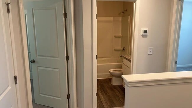 Building Photo - Charming single family house!3bedrooms, 3b...