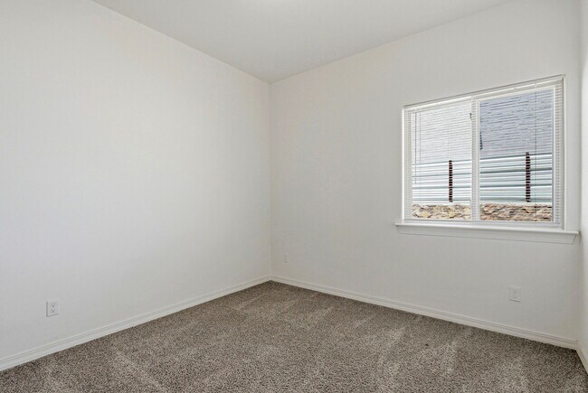 Building Photo - 13659 Everingham