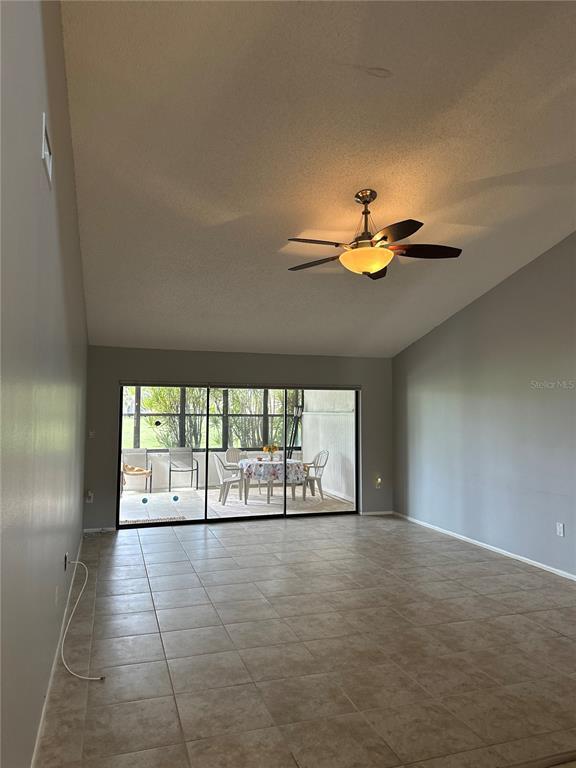 Building Photo - 4644 La Jolla Dr
